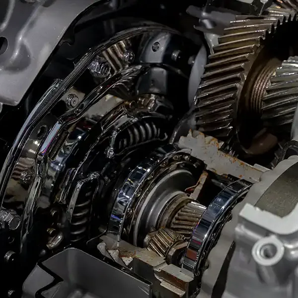 Motor bölmesindeki elektrik bağlantılarının kontrolü