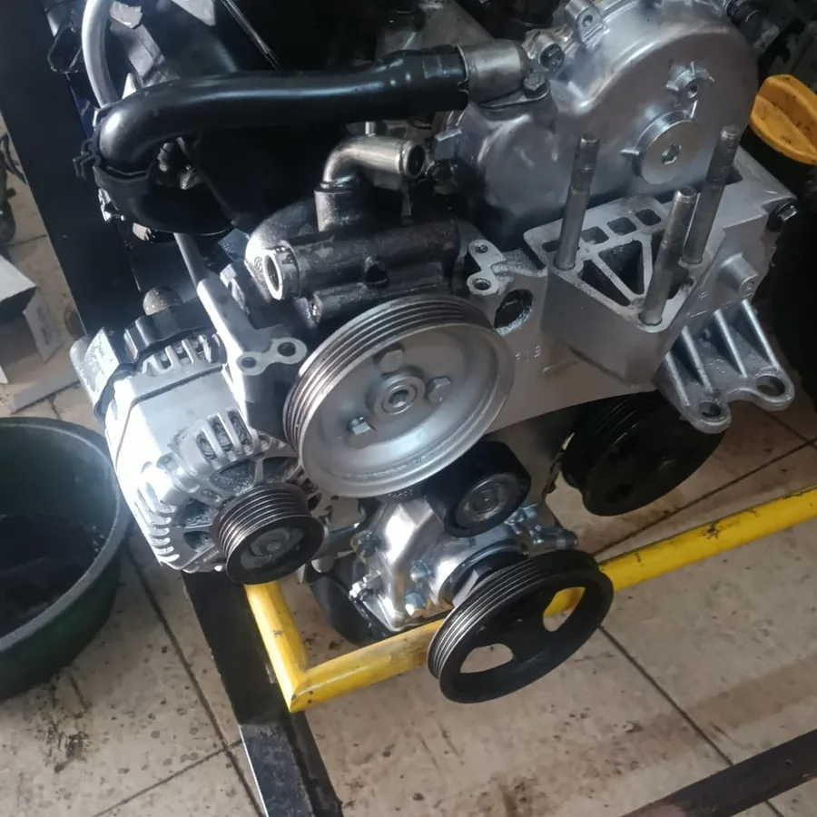 Devirdaim ve kasnak bölgesi sökülmüş motor