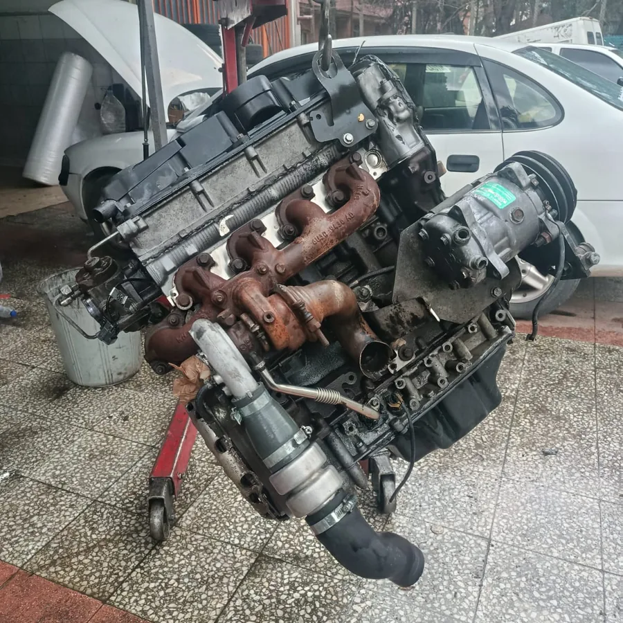 Sökülmüş turbo ünitesinin yakın görünümü